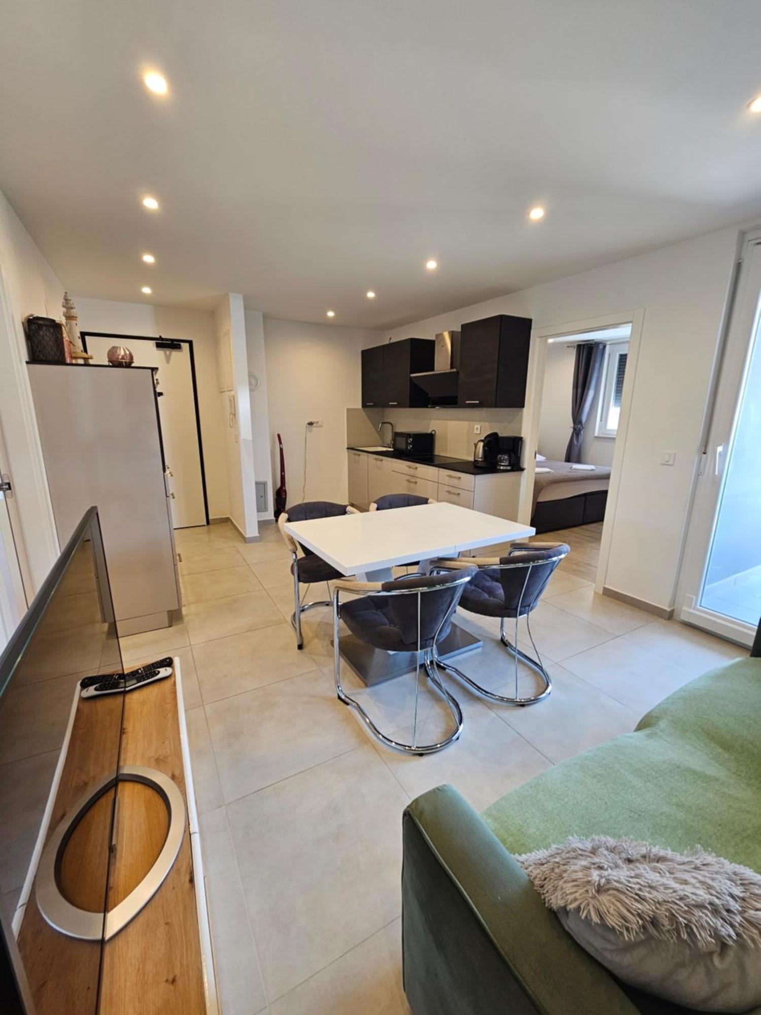 La Selina Nin Apartment Luaran gambar